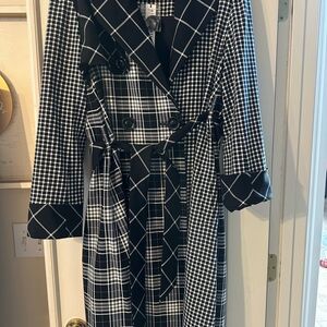 Brand New Alice & Olivia Stylish Black and White Plaid Women's Coat